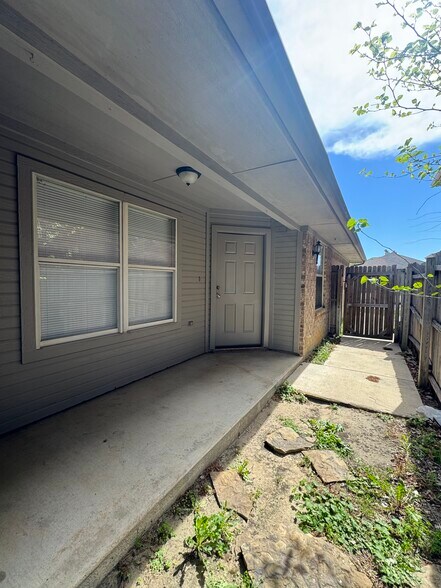 Building Photo - 5801 Swords Dr