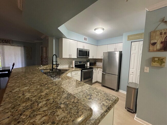 Building Photo - 200 Scotia Dr