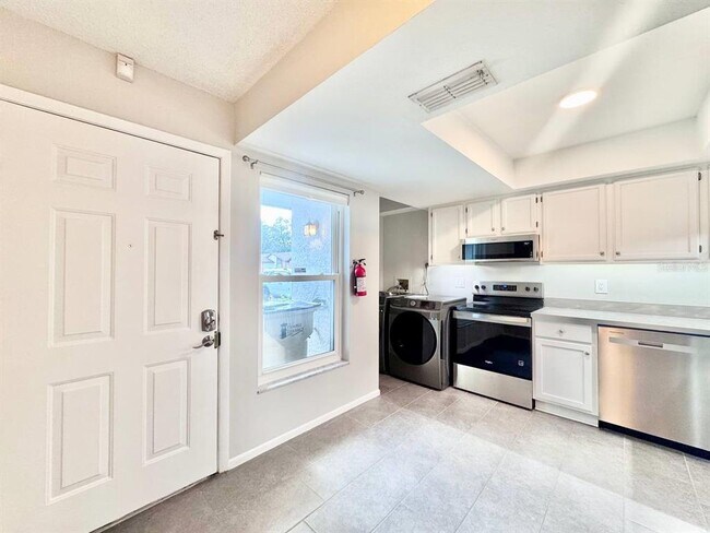 Building Photo - 5124 Gainesville Dr