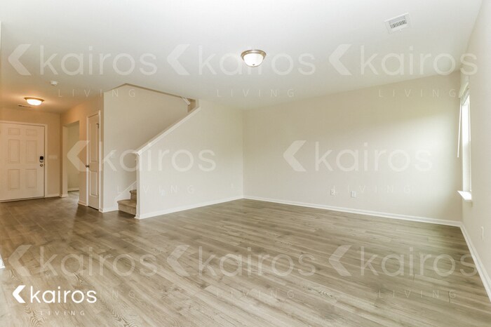 Building Photo - 22 Red Oak Dr.