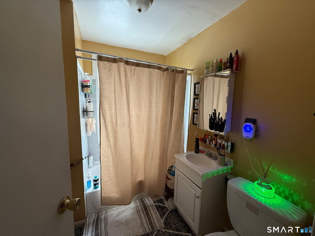 Building Photo - 381 Ellis St