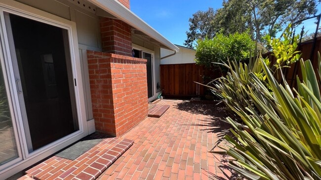 Building Photo - 10843 Northfield Square