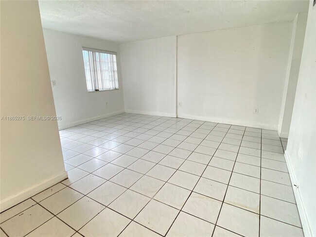 Building Photo - 1655 W 44th Pl