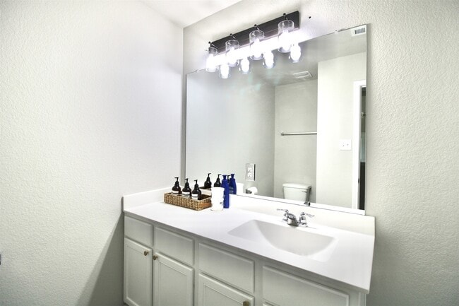 Building Photo - 24930 Adami Veduta Ct