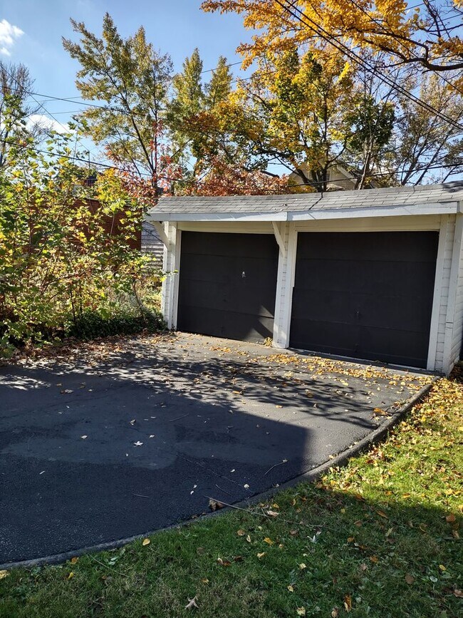 Building Photo - 2174 Oakdale Rd