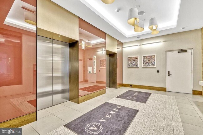 Building Photo - 925 N Fairfax St