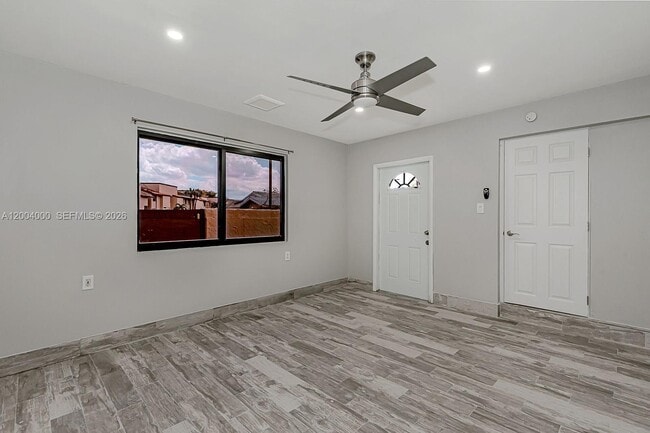 Building Photo - 740 NW 105th Pl