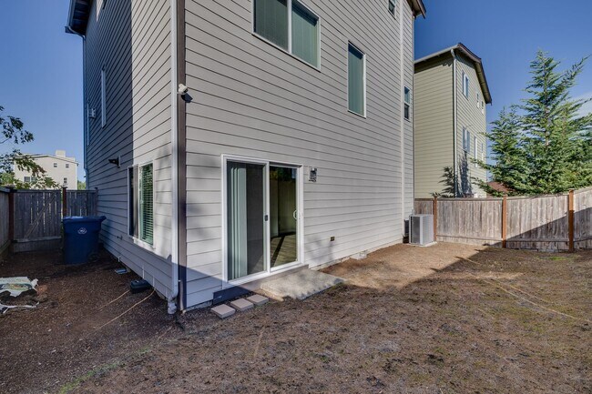 Building Photo - Stunning 4-Bedroom Home in Otani Gardens –...