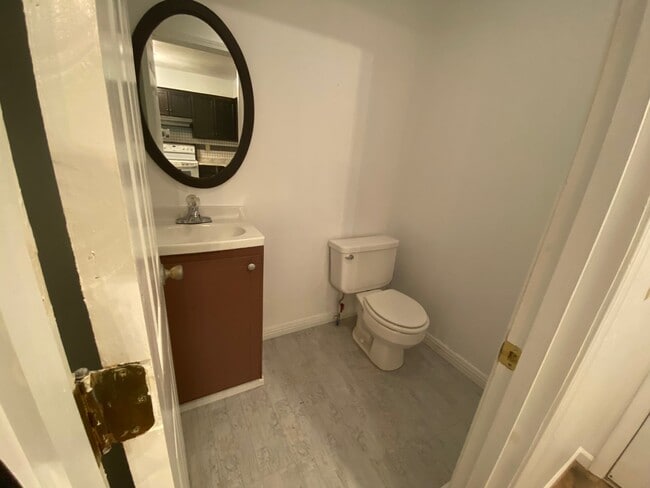 Building Photo - LEASING
