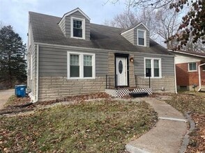 Building Photo - 19 S Schlueter Ave