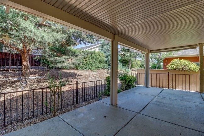 Building Photo - Rent this beautiful 2 Bedroom 2 Bath in The Cottages at Prescott Lakes!