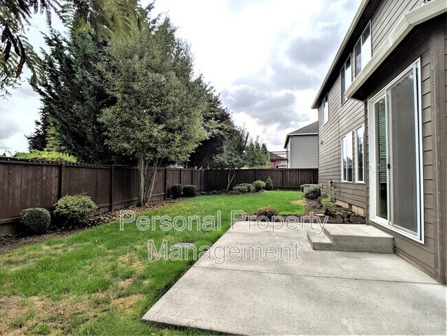 Building Photo - 10405 NE 98th Ave