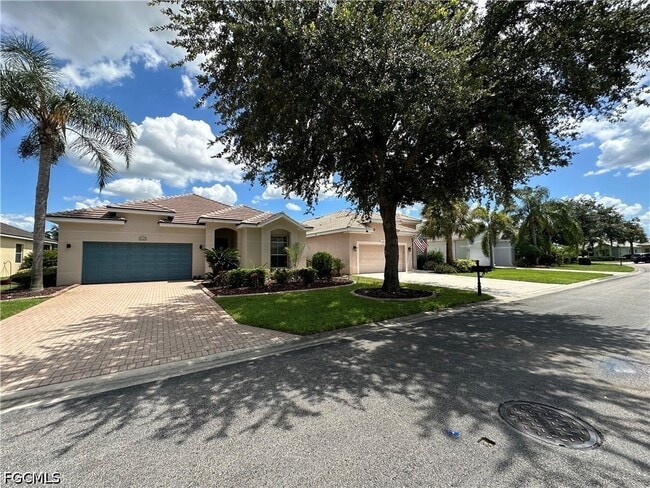 Building Photo - 2323 Bainmar Dr