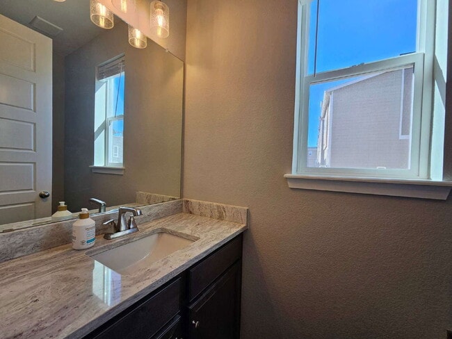 Building Photo - 3618 Maldives Dr