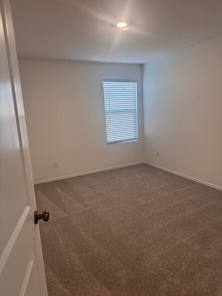 Building Photo - 2316 Dust Devil Dr