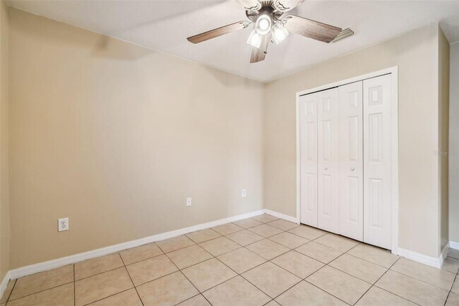 Building Photo - 7956 Carriage Pointe Dr