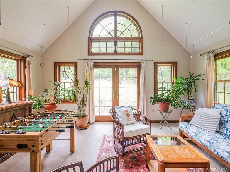 Building Photo - 74 Hilltop Rd