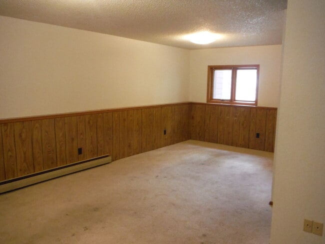 Building Photo - 4 Bedroom Condo- Close to MSU and Downtown Bozeman!