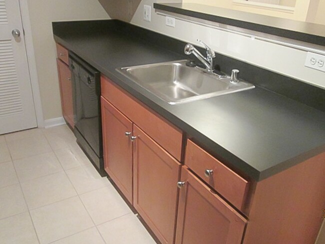 Building Photo - Beautiful 2 Bedroom 2 Bathroom Condo In Mu...