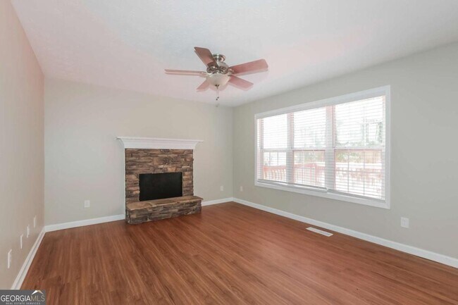 Building Photo - 971 Simon Park Cir