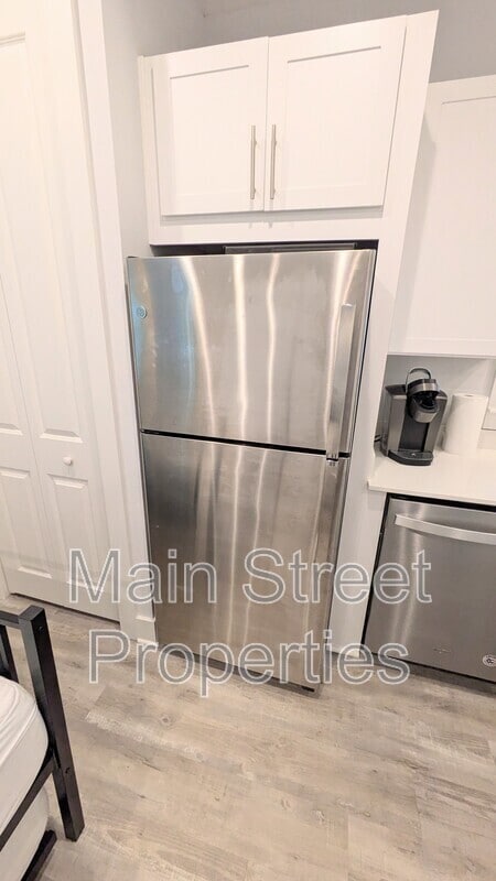 Building Photo - 379 S Clubbs St