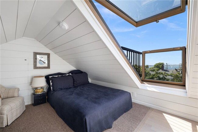 Building Photo - 9 Anthony St