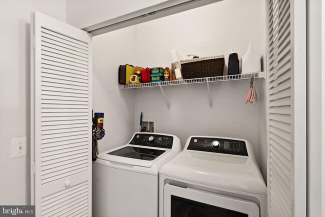 Building Photo - 2465 Army Navy Dr