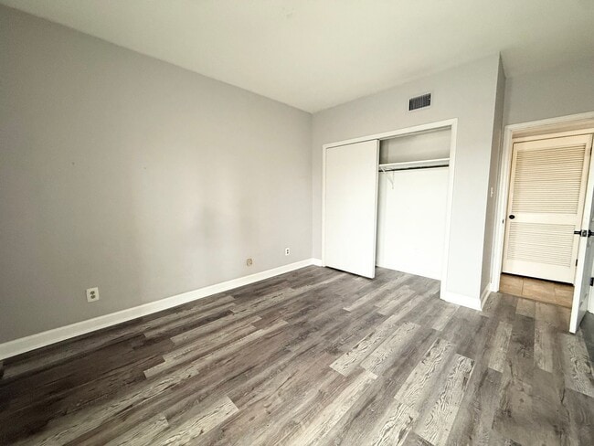 Building Photo - 5709 Lyons View Pike