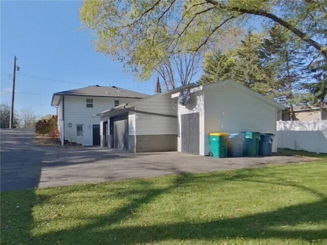 Building Photo - 16377 Duluth Ave SE