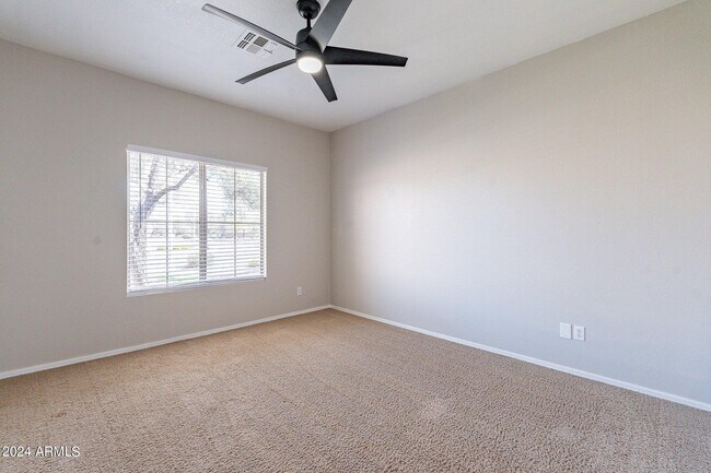 Building Photo - 1245 E San Carlos Way