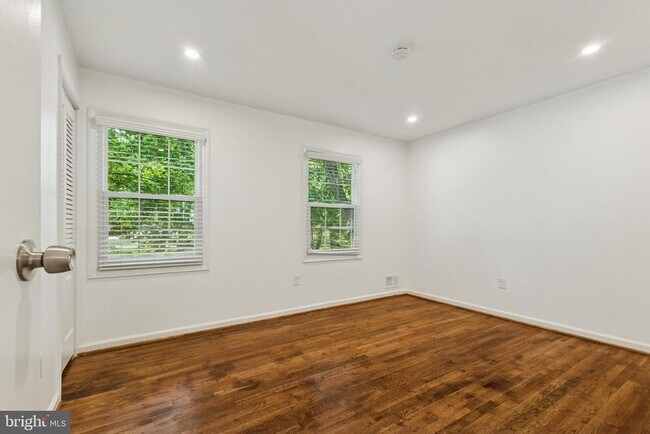 Building Photo - 8326 Briar Creek Dr
