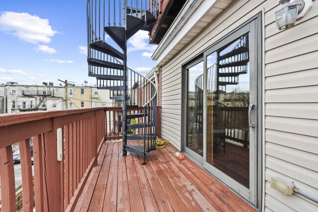 Building Photo - 309 E Lafayette Ave