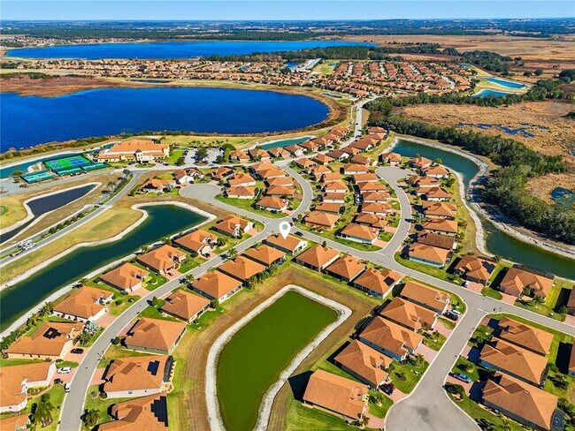 Building Photo - 1033 Sawgrass Dr