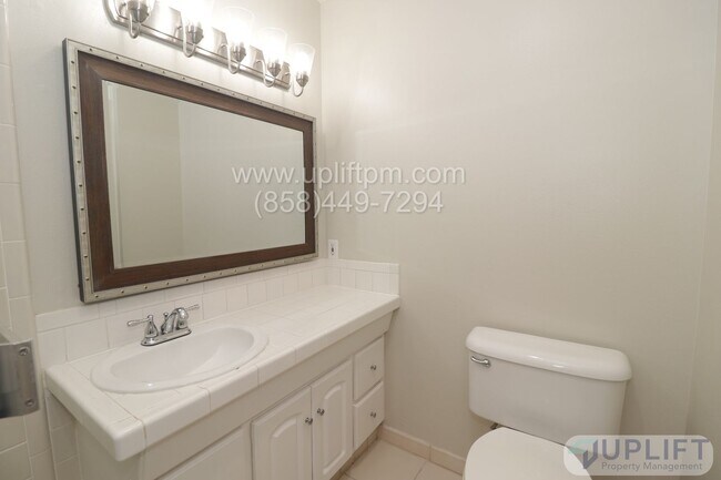 Building Photo - 2 Bedroom 1.5 Bath Home in 55+ Community