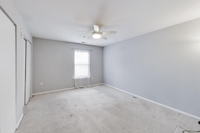 Building Photo - Spacious Updated Condo Available for Immediate Move-In