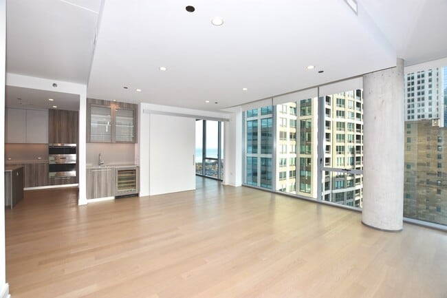 Building Photo - 60 E Randolph St