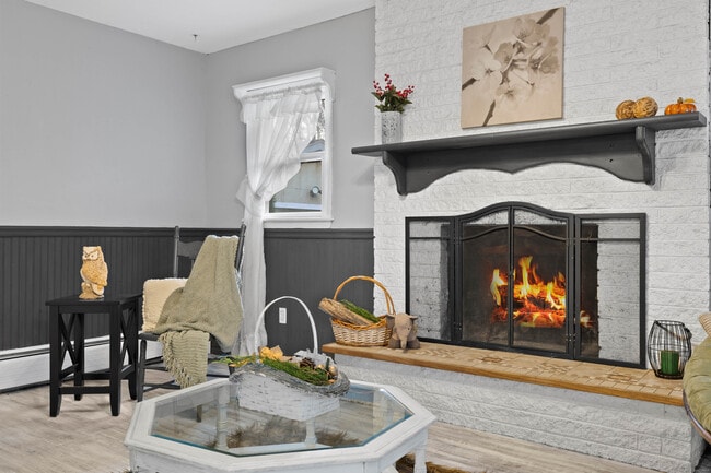 Building Photo - 15 Egypt Ln