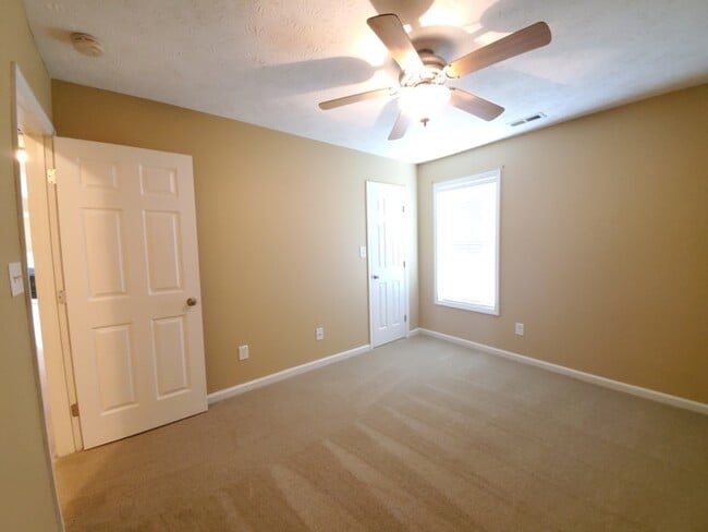 Building Photo - 102 Kennedy Dr