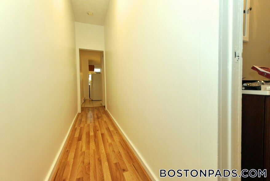 Building Photo - 11 Forbes St