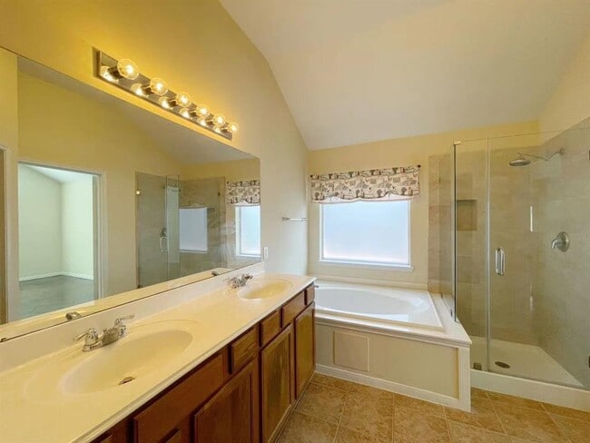 Building Photo - 1618 Eberhart Star Ct