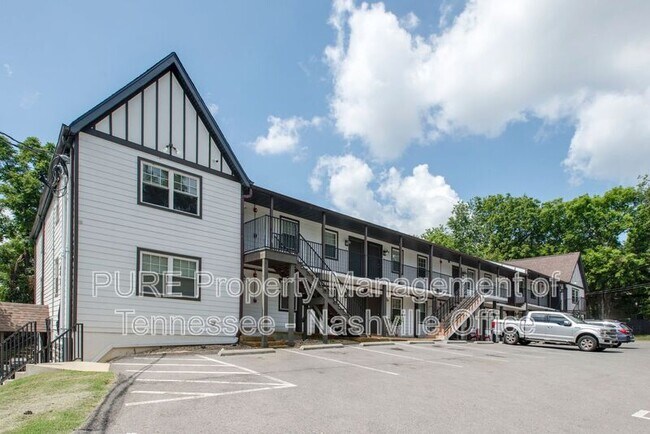 Building Photo - 517 Veritas St