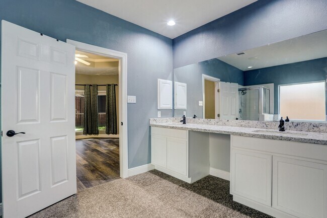 Building Photo - 3808 Armand Dr