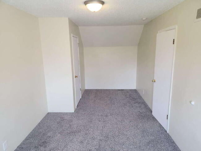 Building Photo - 122 Mckinley Ave