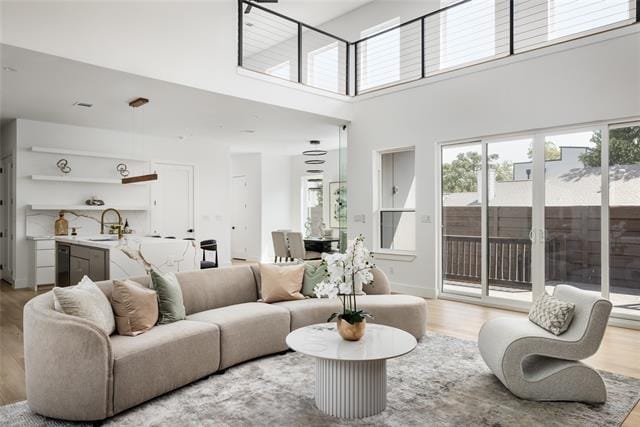 Building Photo - 2002 Angelina Dr