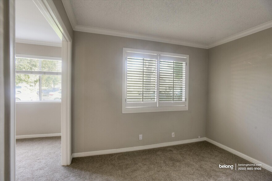 Building Photo - 768 Comet Dr