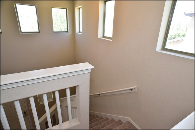 Building Photo - 6246 Viale Del Sol Ave