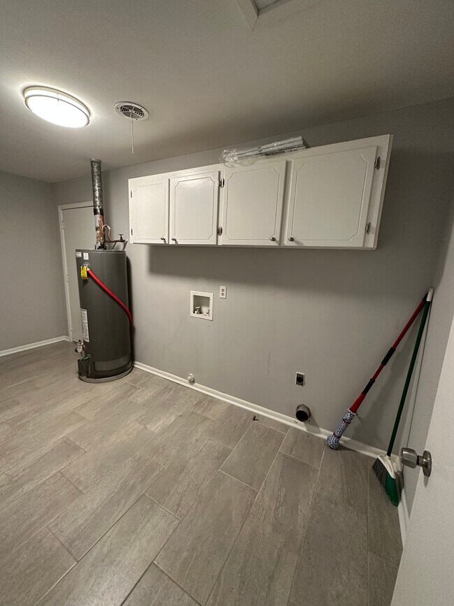 Building Photo - 4509 N Cypress St