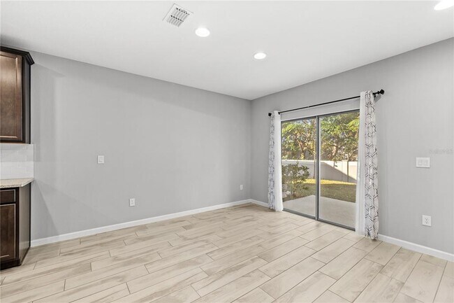 Building Photo - 260 Smugglers Way