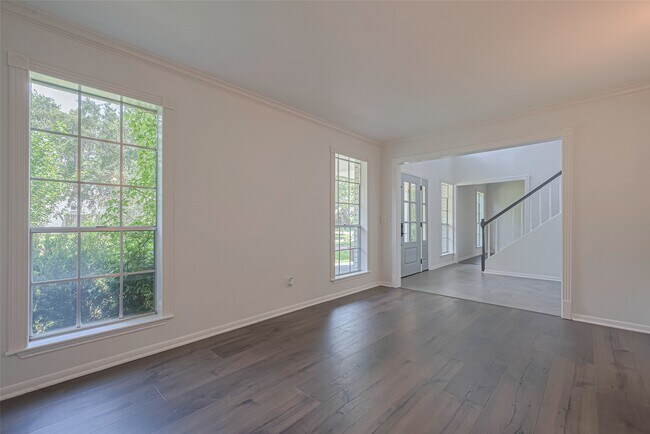 Building Photo - 3 Sandpebble Dr