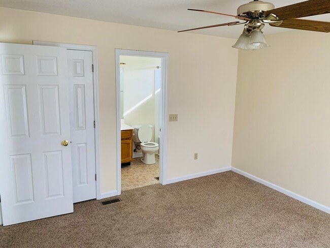 Building Photo - 112 Hunter Ridge Dr